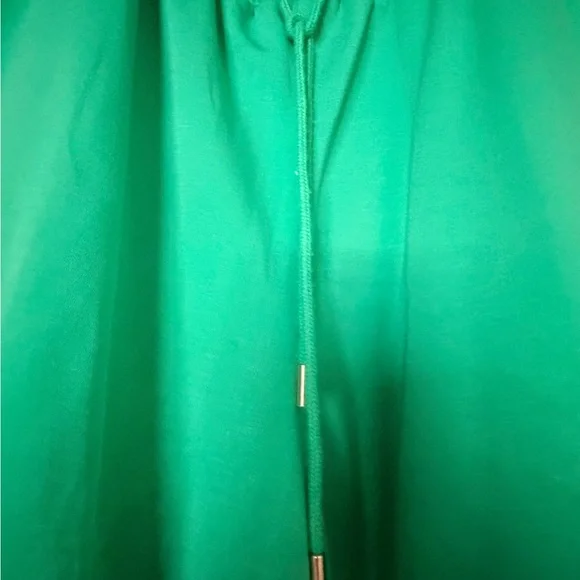 Vibrant Green Women's Top and Shorts Set - Picture 3 of 5